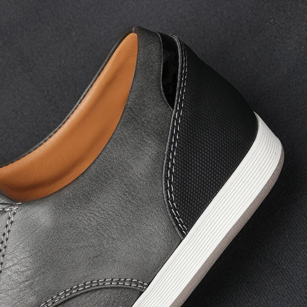 Baskets derby en cuir in Gray | By Old Money