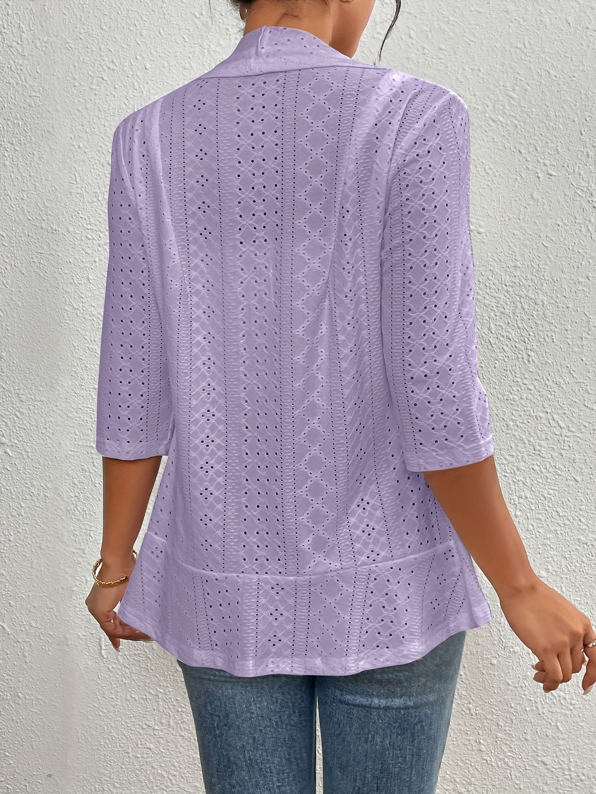 Cardigan ouvert maille ajourée, coloris violet clair, vue de dos