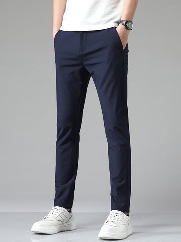 Pantalon ajusté à ceinture boutonnée