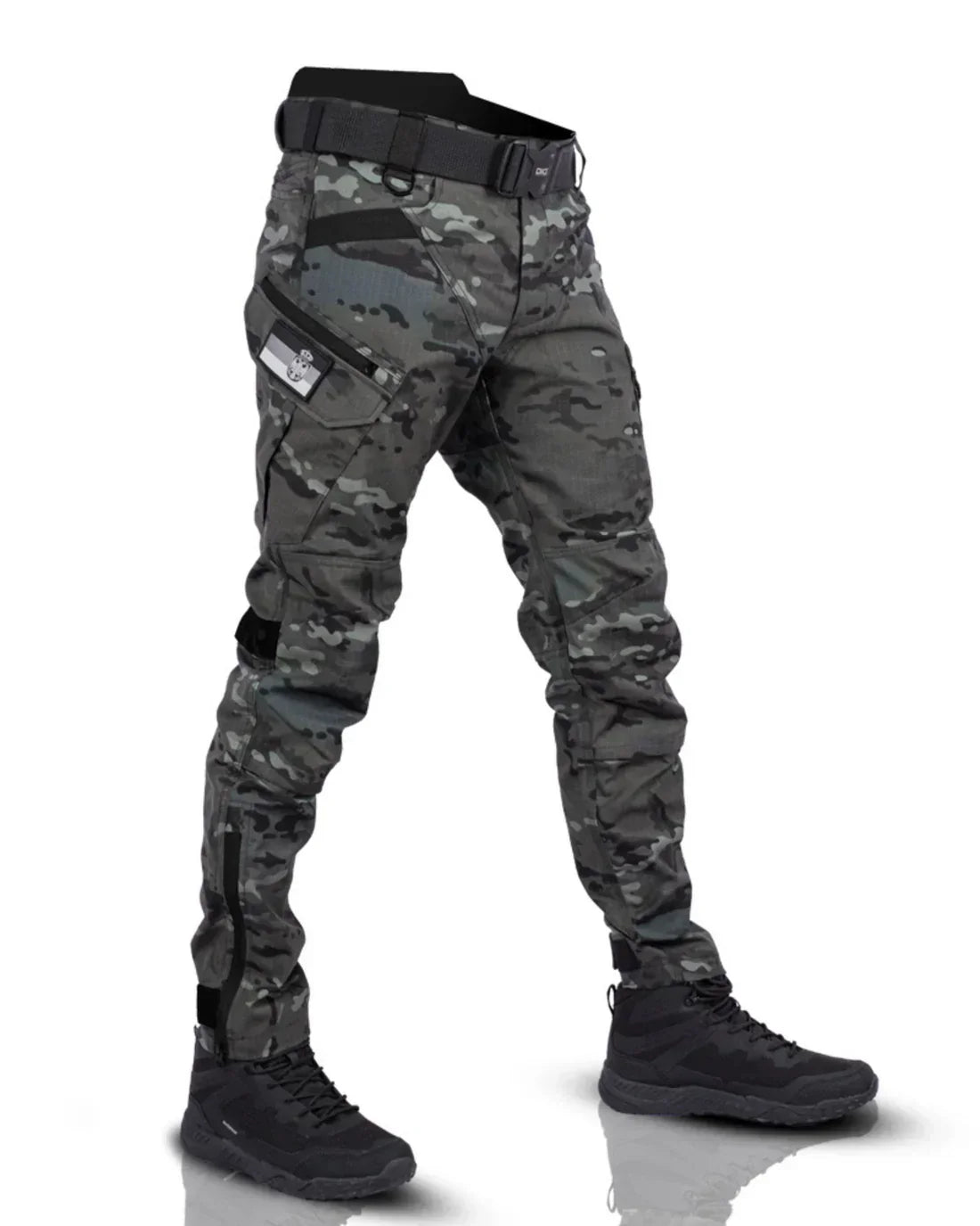 Pantalon tactique à panneaux in Noir vif | By Old Money
