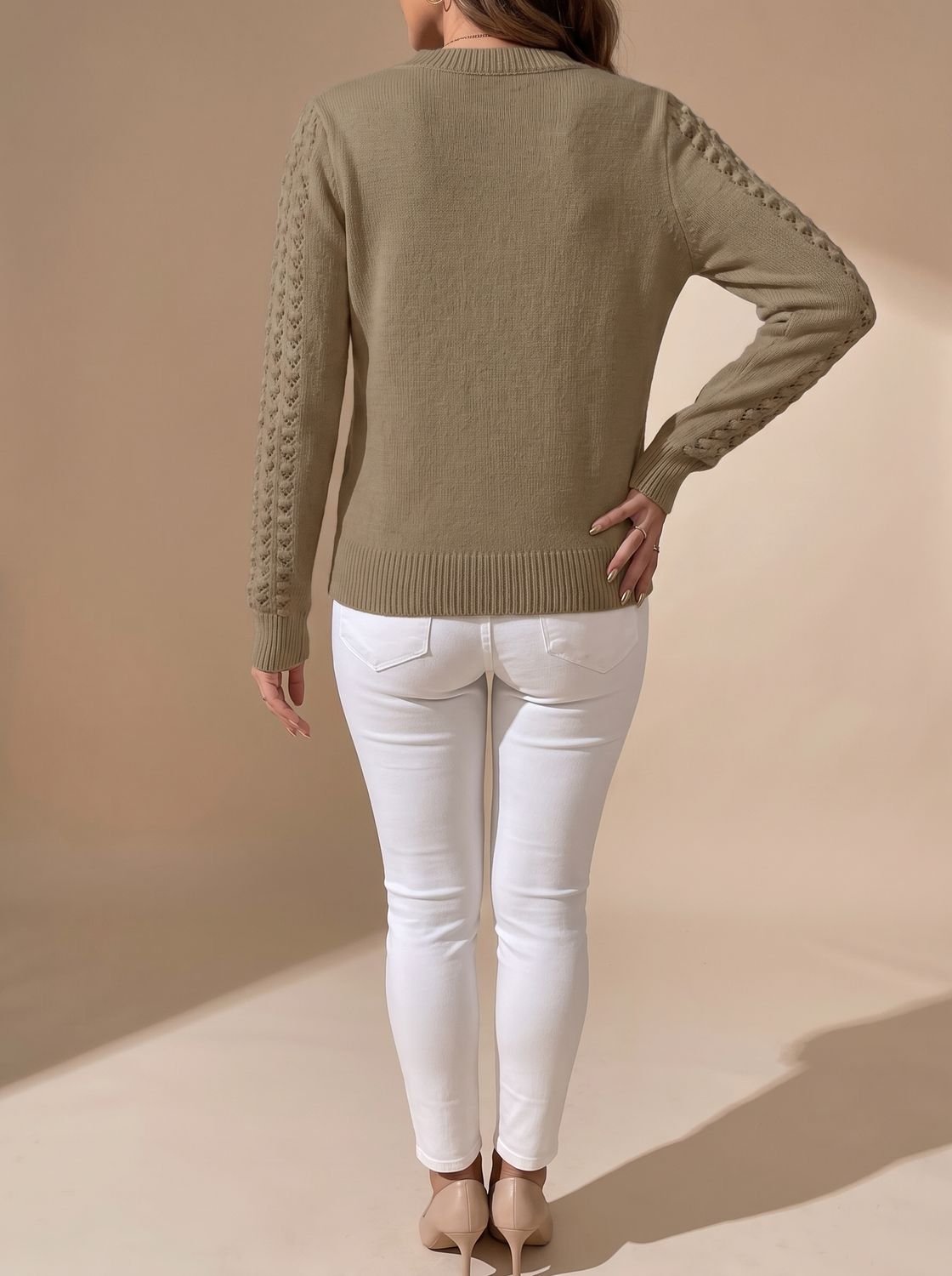 Pull cropped maille ajourée, coloris kaki, vue de dos