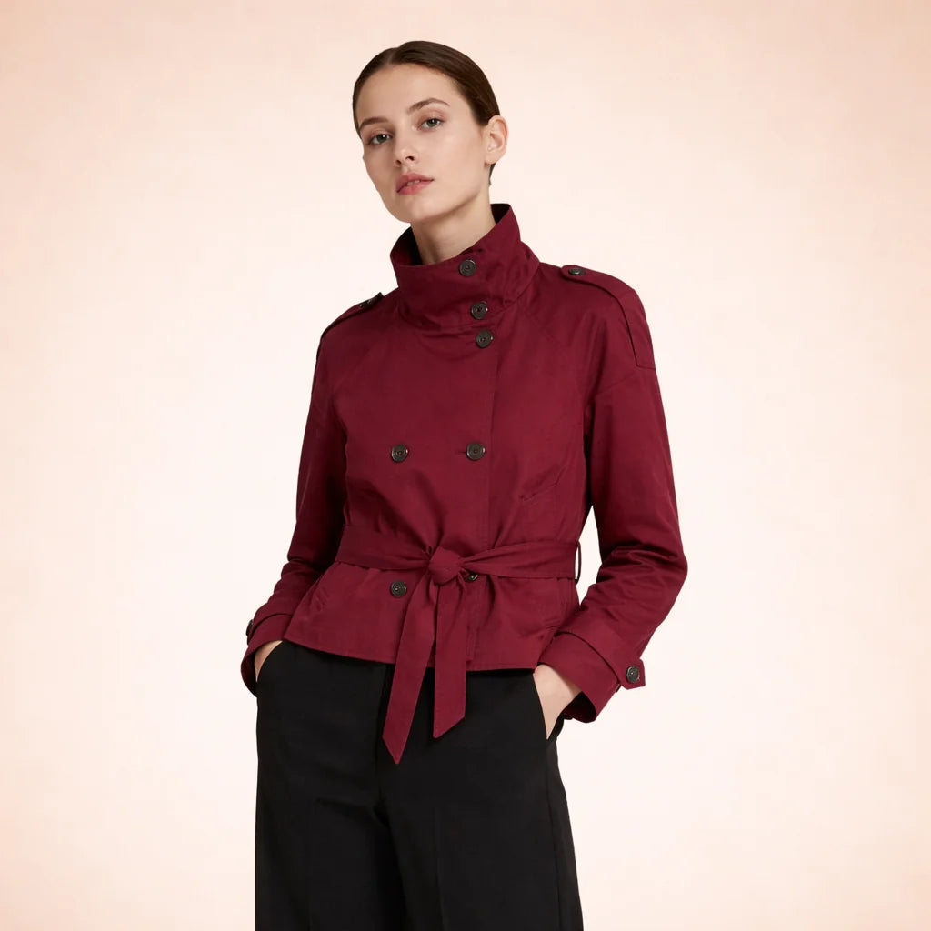 Trench court col montant, coloris bordeaux, vue de face