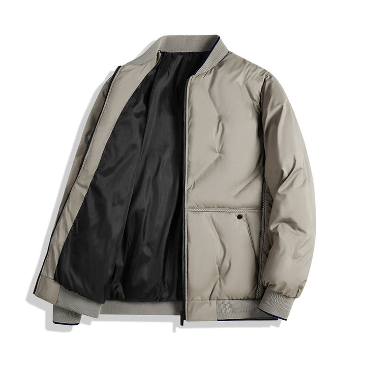 Veste matelassée beige ouverte, doublure noire, col et poignets bord-côte, vue à plat