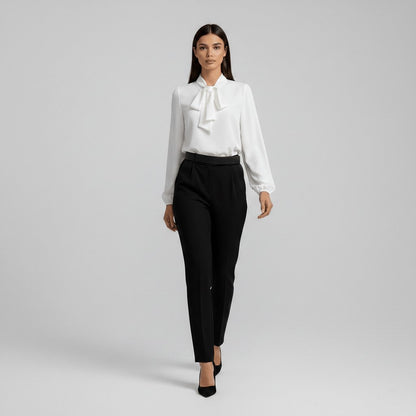 Blouse à col lavallière, coloris blanc, vue de face