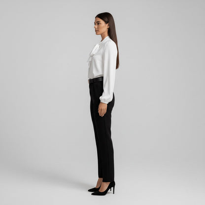 Blouse à col lavallière, coloris blanc, vue de profil