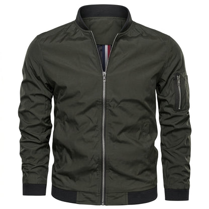 Blouson bomber vert armée, bords côtes noirs, vue de face