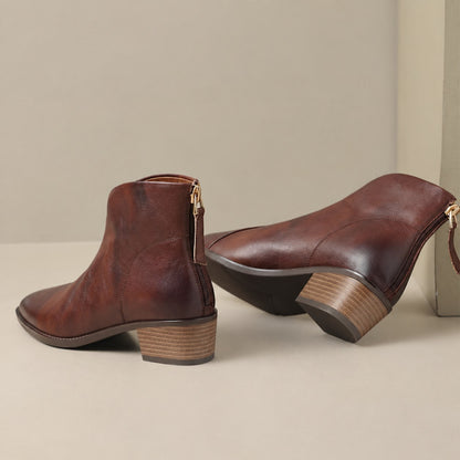 Bottines encolure en V, coloris bordeaux, présenté à plat