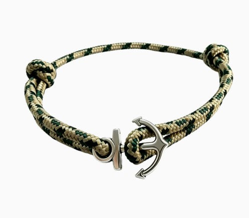 Bracelet en cordon tressé vert olive et beige, fermoir ancre argenté, longueur ajustable