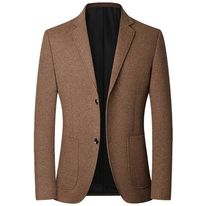 Blazer marron en tissu texturé, col cranté, deux boutons et poches plaquées