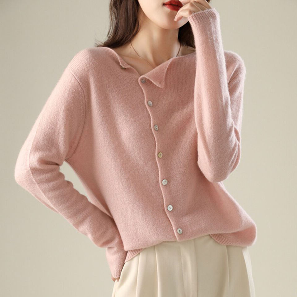 Cardigan à boutons asymétriques, coloris rose clair, porté en tenue, vue 2