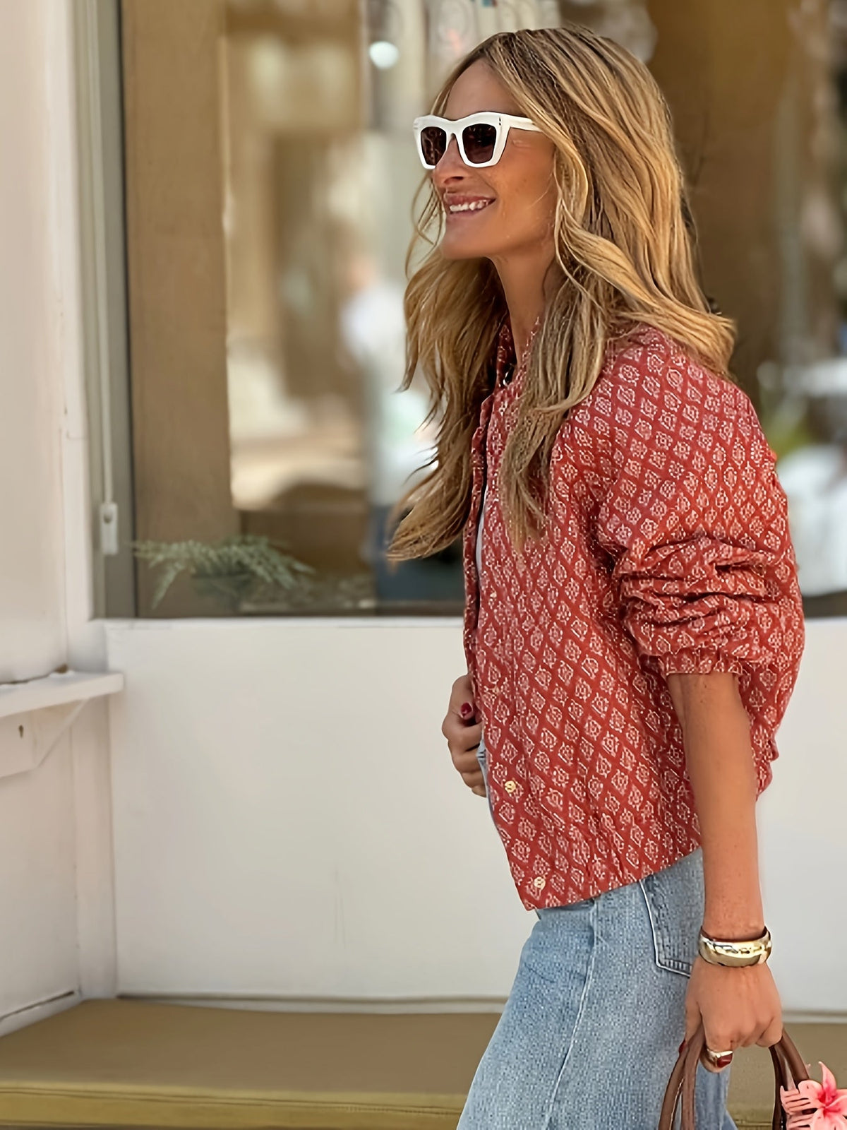 Cardigan à motif losanges, coloris rouille, vue de profil