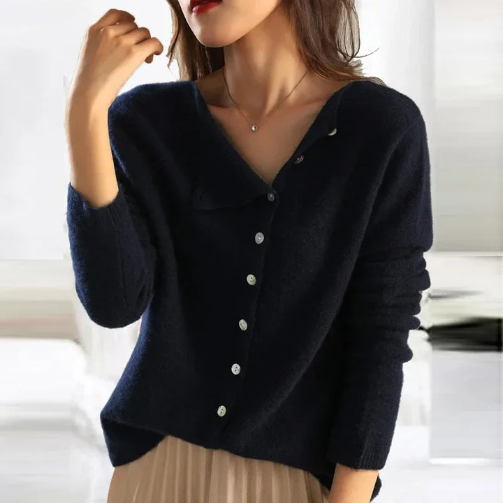 Cardigan boutonné à col en V, coloris noir, vu de face