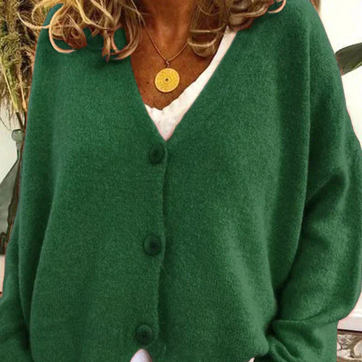 Cardigan boutonné à col V, coloris vert foncé, vu de face