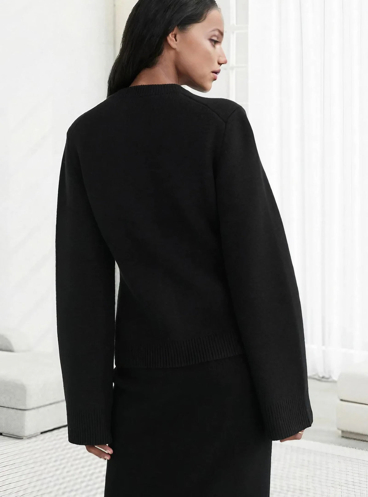 Cardigan boutonné coupe lâche, coloris noir, vue de dos