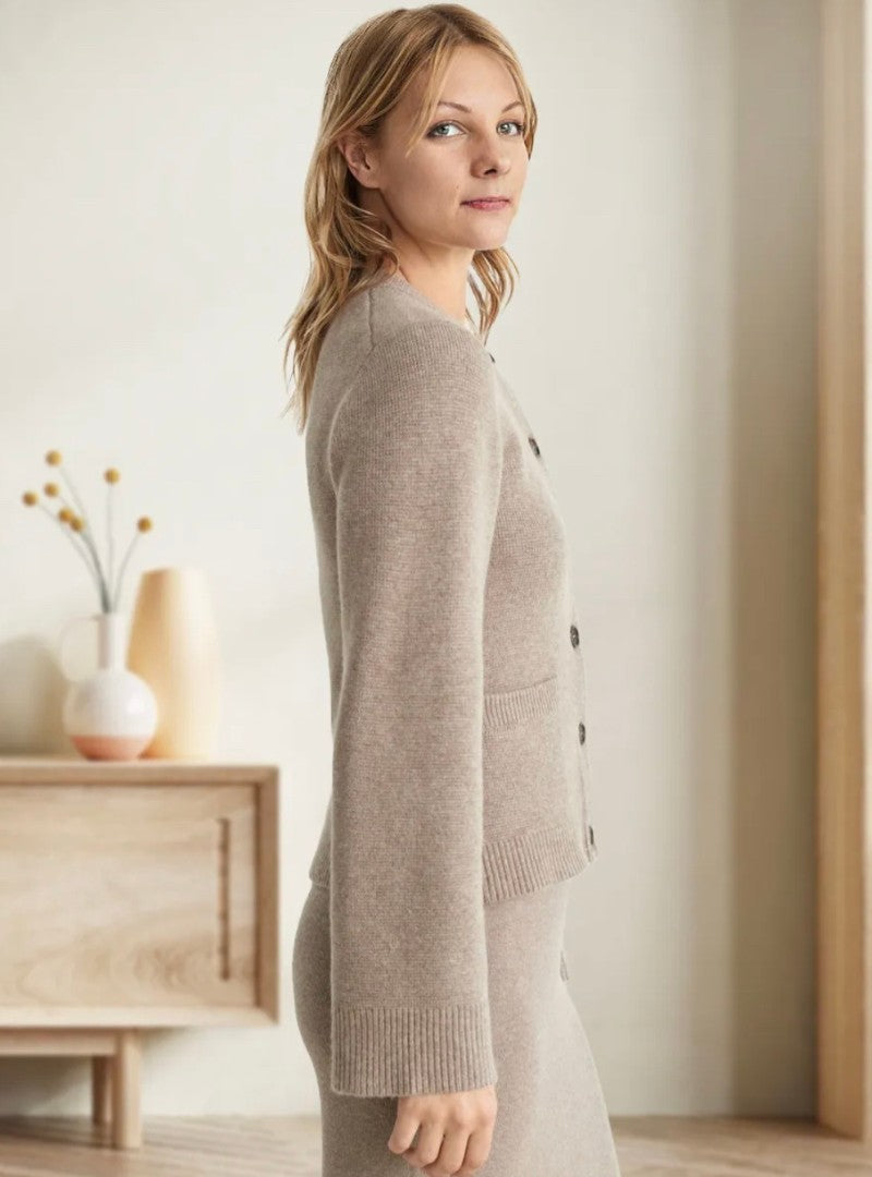 Cardigan boutonné coupe lâche, coloris sable, vue de profil