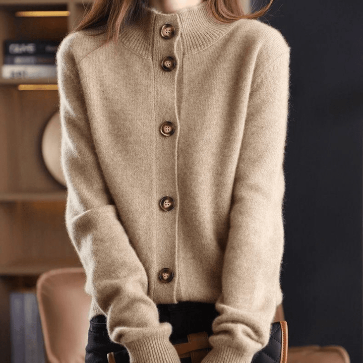 Cardigan en maille fine, coloris kaki, vu de face
