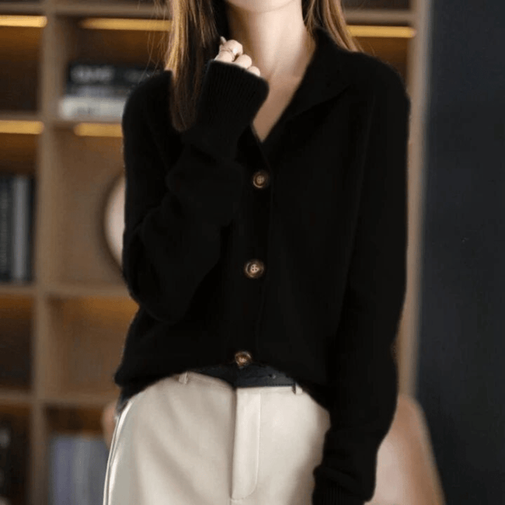 Cardigan en maille fine, coloris noir, vu de face