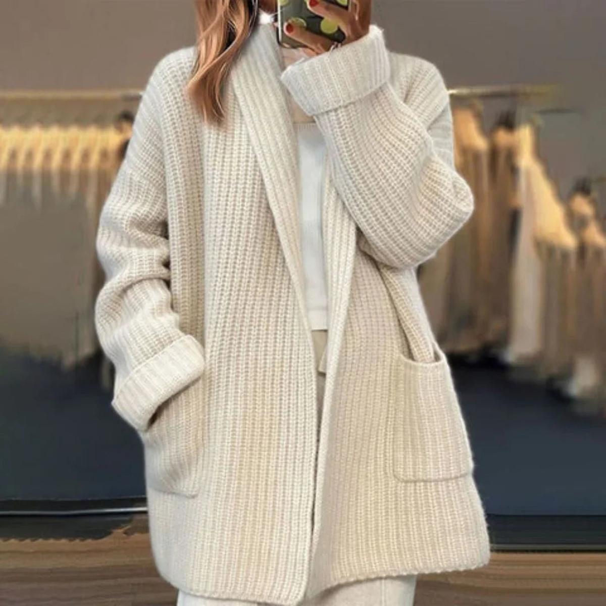 Cardigan oversize à col châle, coloris beige, vu de face