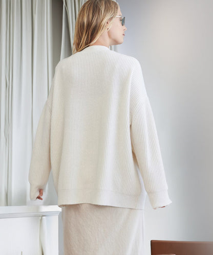 Cardigan oversize à col en V, coloris blanc, vu de dos