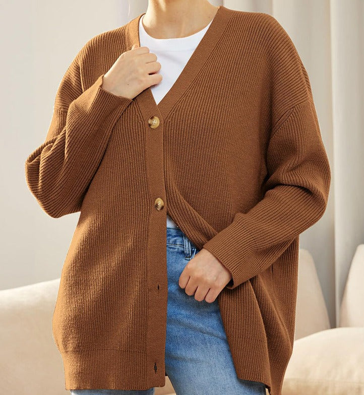 Cardigan oversize à col en V, coloris marron, vu de face