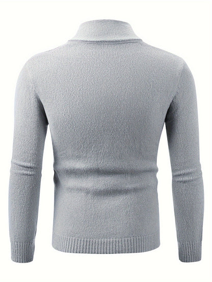 Dos du cardigan gris clair, maille lisse sans torsade et large bord-côte dans le bas