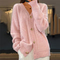 Cardigan torsadé à col V, coloris rose, vu de face