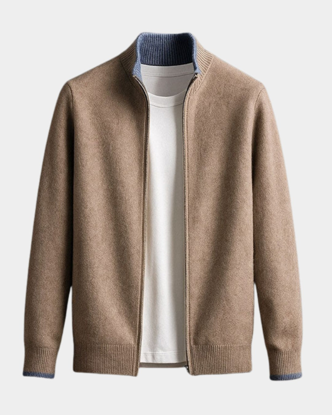 Cardigan zippé col montant, coloris camel, présenté à plat