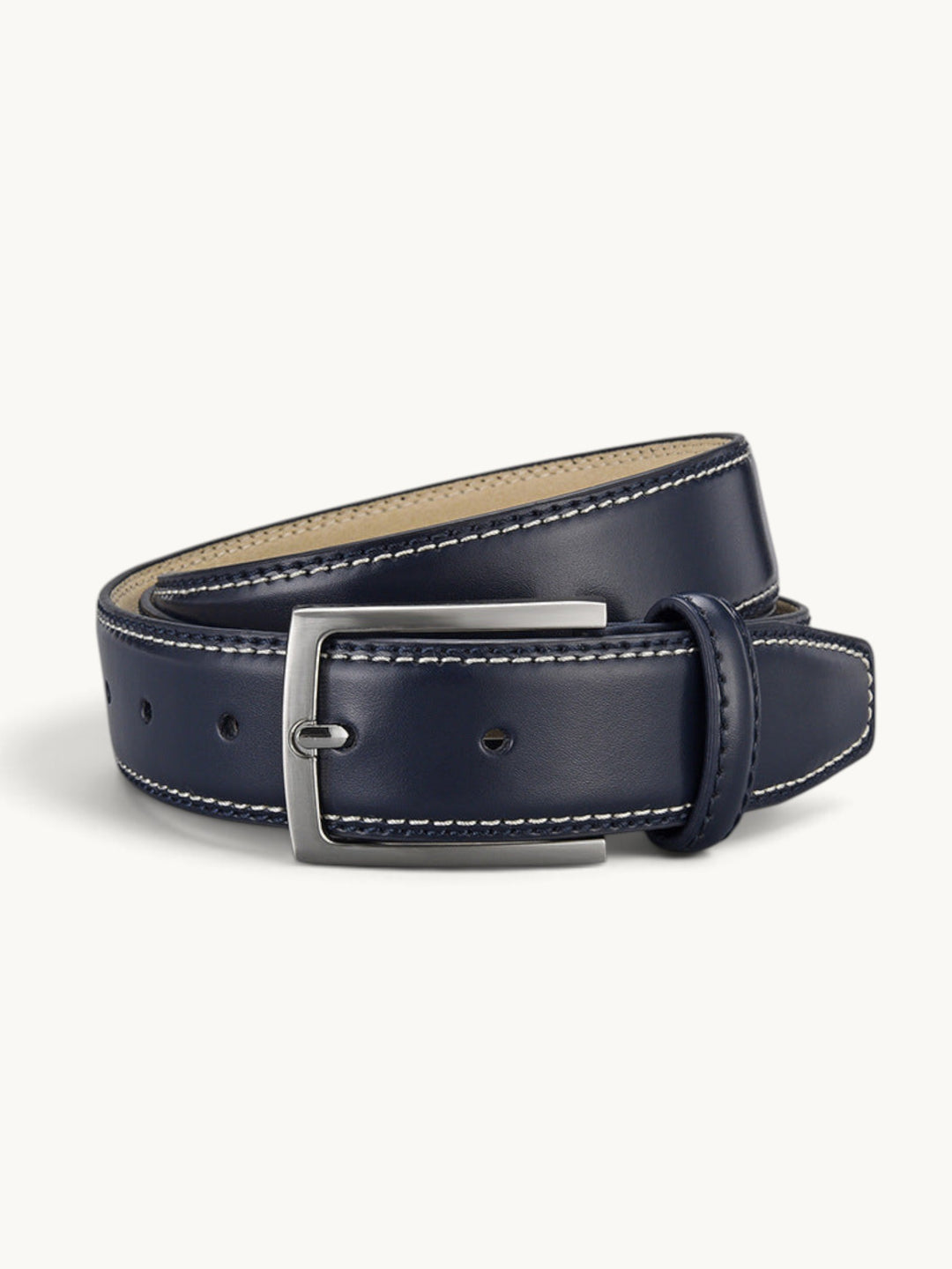Ceinture en cuir marine avec surpiqûres blanches et boucle carrée argentée