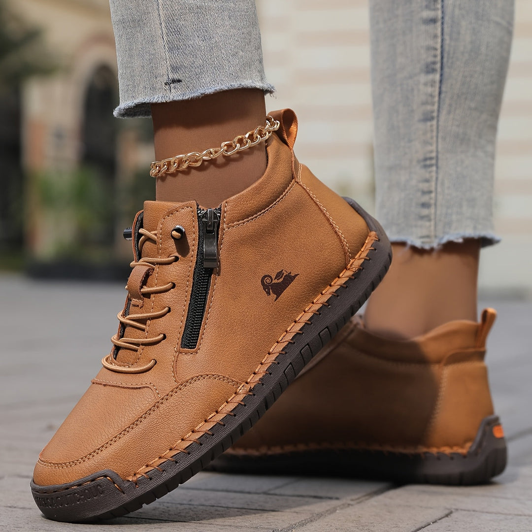 Chaussure lacée zippée, coloris caramel, vue de profil