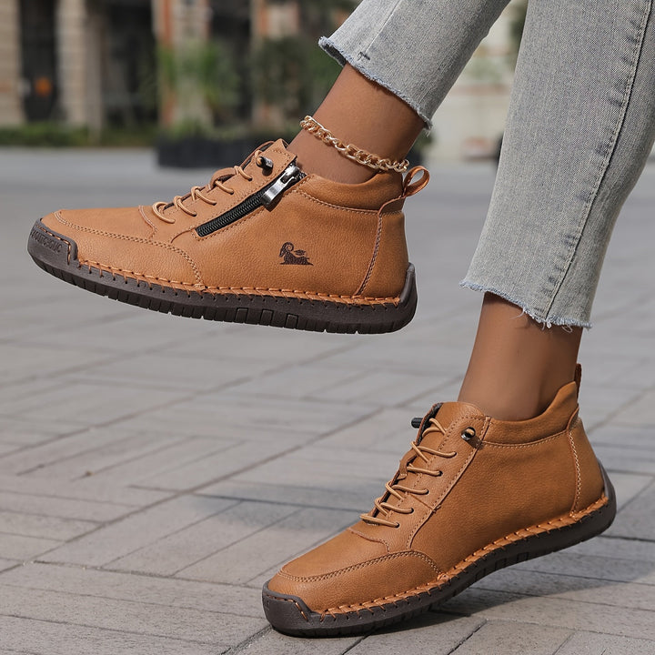 Chaussure lacée zippée, vue de profil