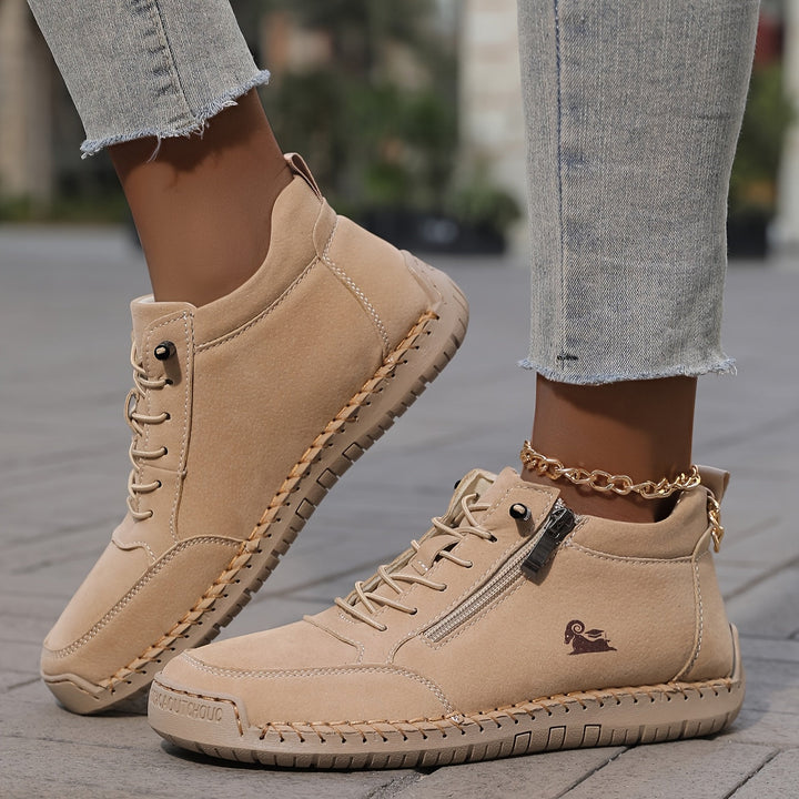Chaussure lacée zippée, vue de profil