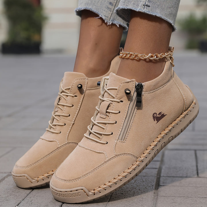 Chaussure lacée zippée, vue de profil