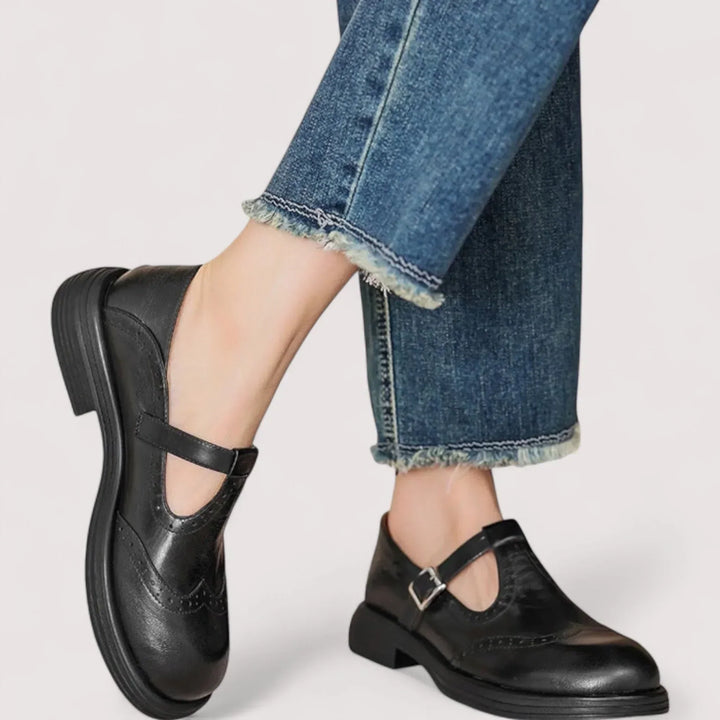 Chaussure Mary Jane perforée, vue de profil