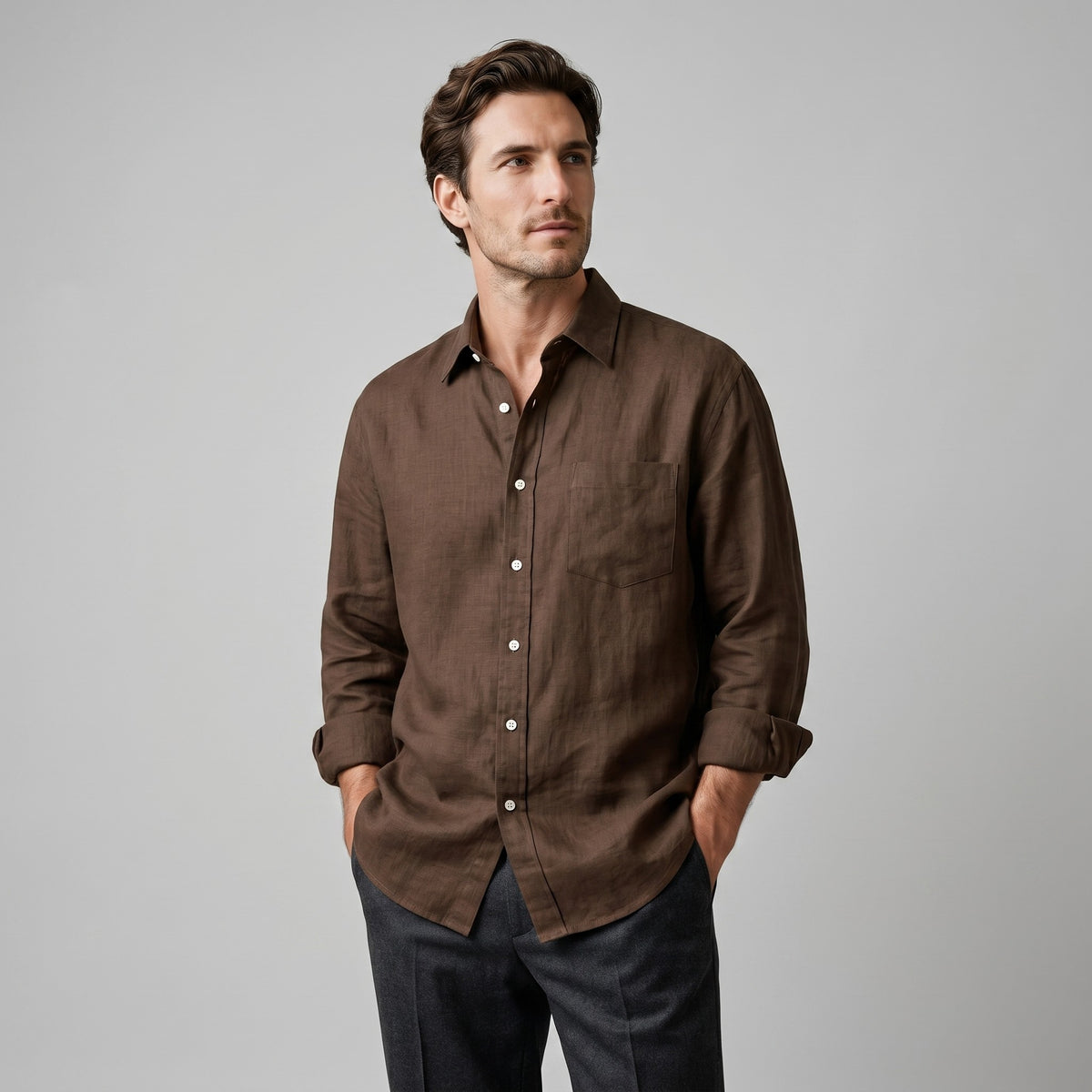 Chemise ample boutonnée à col, coloris marron foncé, vue de face