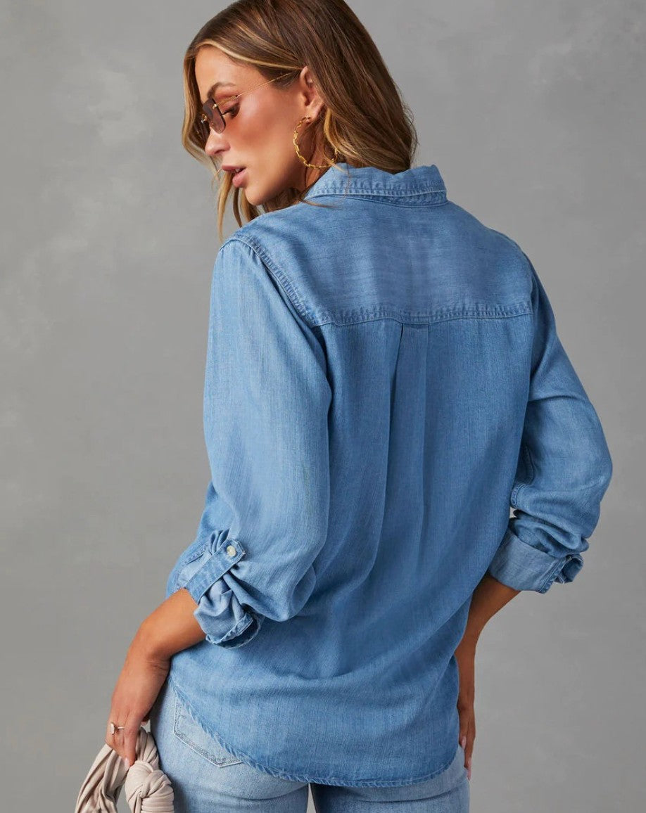 Chemise boutonnée poches poitrine, coloris bleu denim, vue de dos