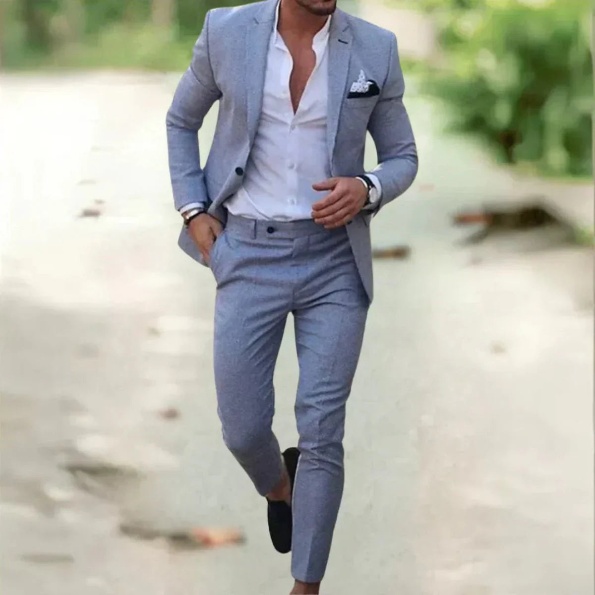 Costume ajusté de cérémonie, bleu brumeux