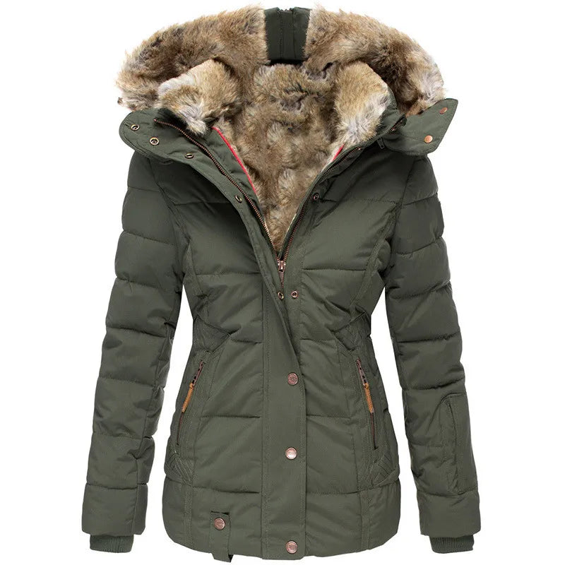 Doudoune capuche pelucheuse, coloris vert olive, vue de face