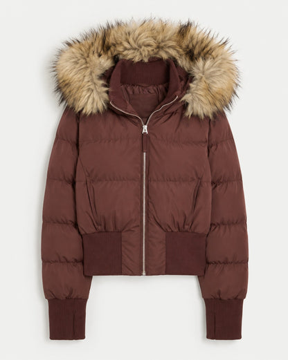 Doudoune courte capuche fourrée, coloris marron foncé, présenté à plat