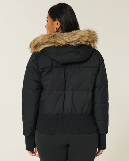 Doudoune courte capuche fourrée, coloris noir, vue de dos