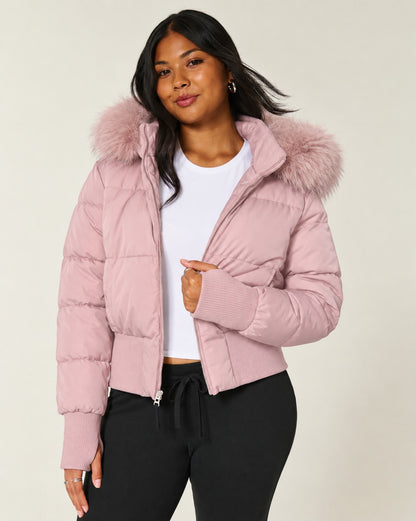 Doudoune courte capuche fourrée, coloris rose poudré, vue de face