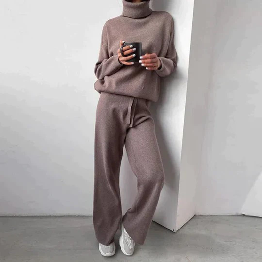 Ensemble en maille à col roulé, coloris marron, vu de face