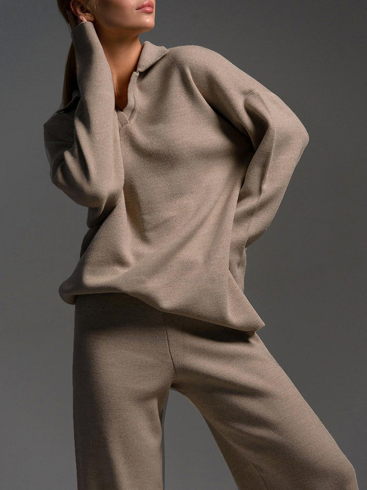 Ensemble polo et pantalon, en vue rapprochée