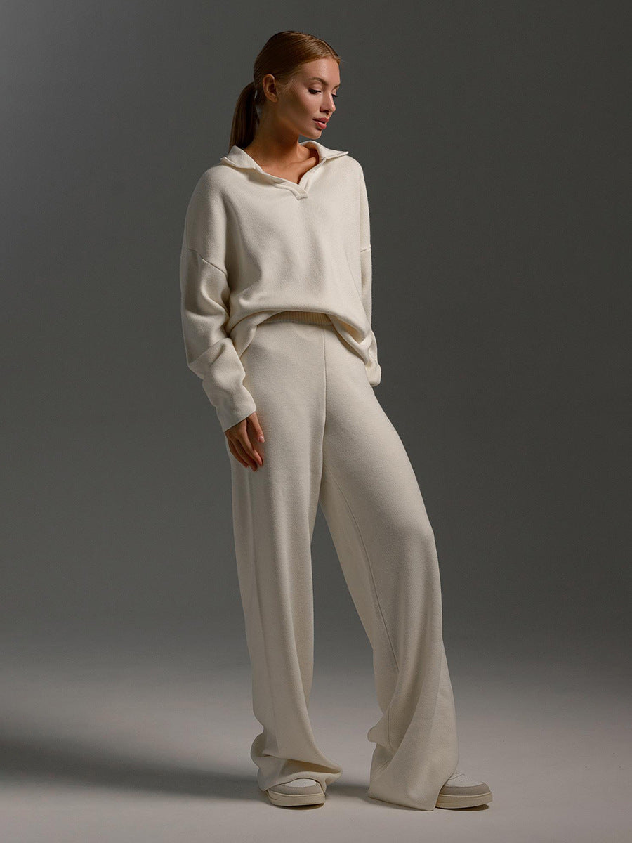 Ensemble polo et pantalon, vu de face
