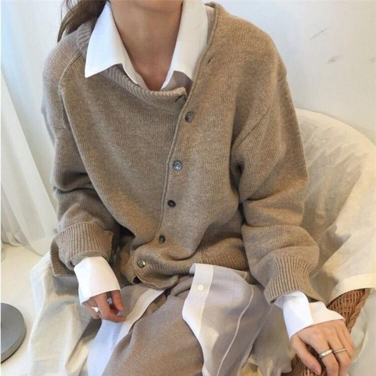 Gilet boutonné en biais, coloris pierre, porté en tenue, vue 2