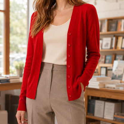 Gilet col V boutonné, coloris rouge, vue de face