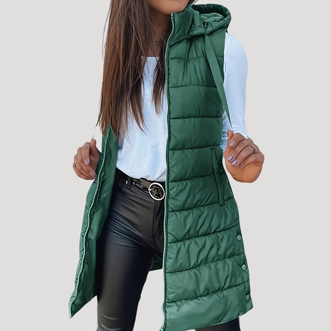 Gilet matelassé à capuche, coloris vert, vu de face