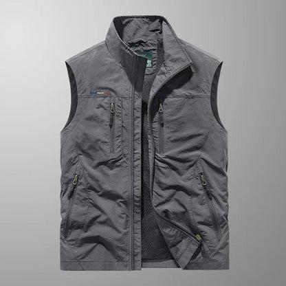 Gilet multipoches sans manches gris, poches de poitrine et latérales