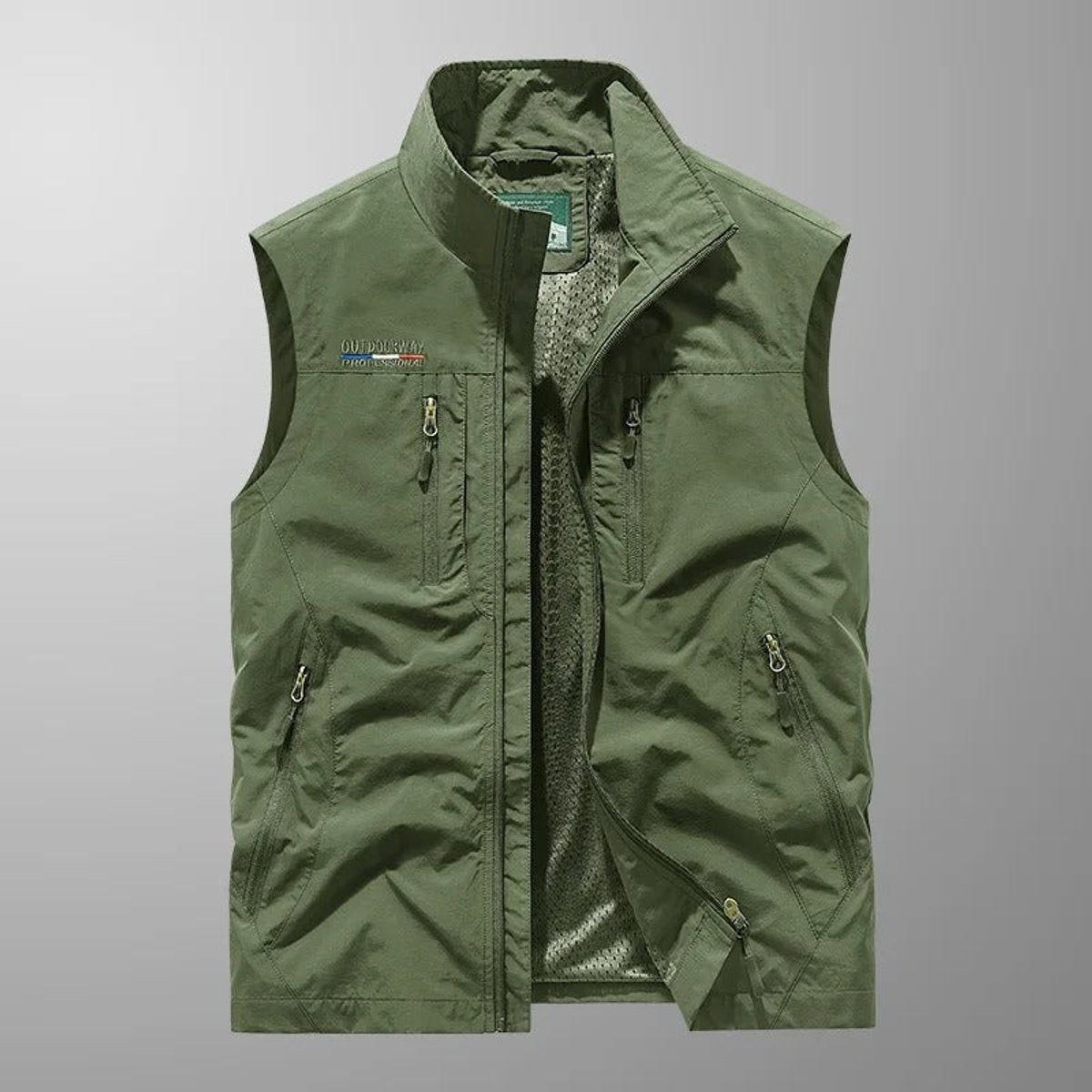 Gilet multipoches sans manches vert olive, vue de face