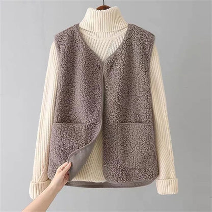 Gilet teddy sans manches, coloris marron clair, vue de face