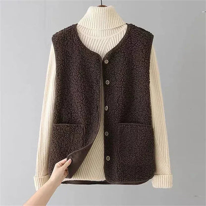 Gilet teddy sans manches, coloris marron foncé, vue de face